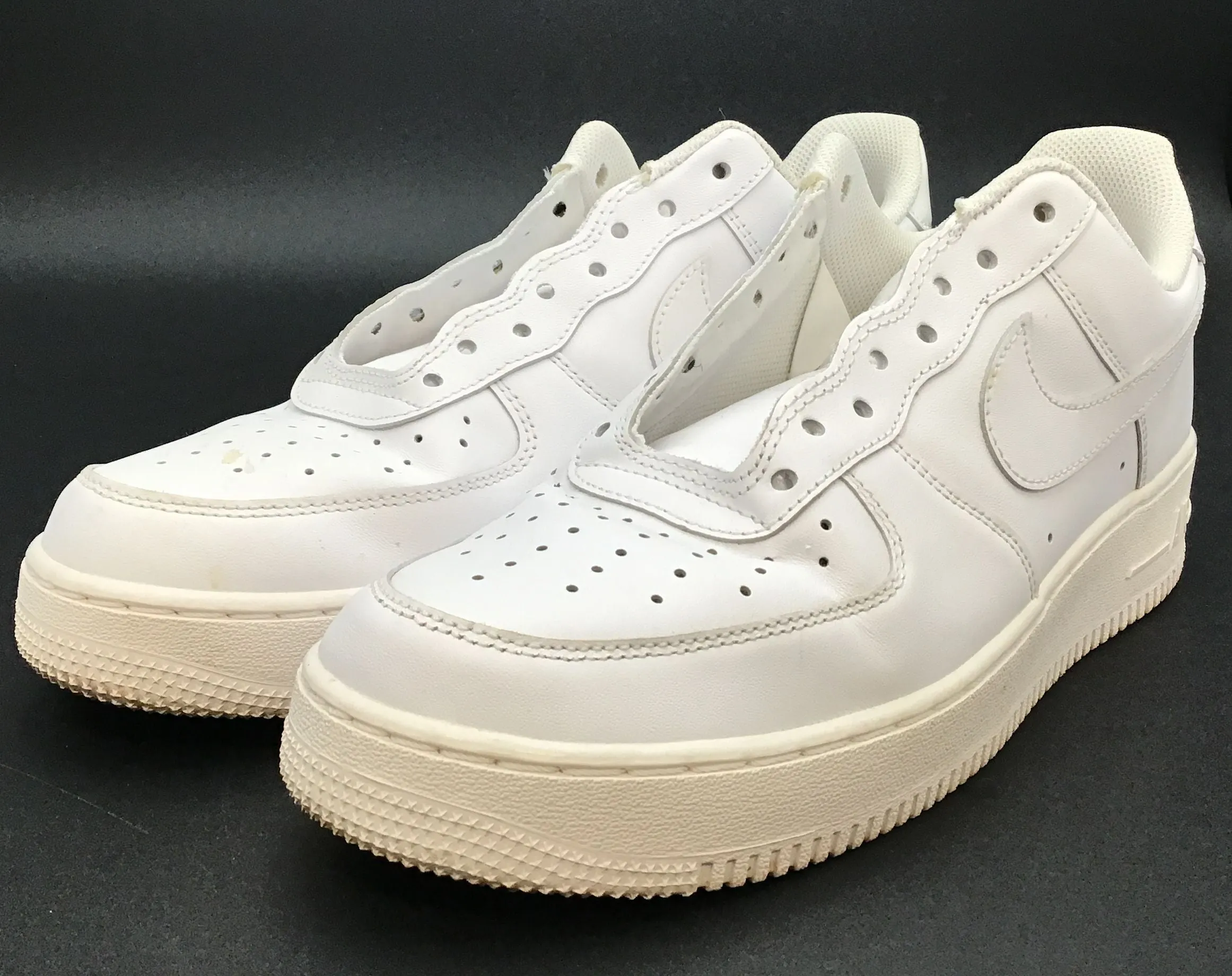 Nike Men's Air Force 1 '07 CW2288-111 White Athletic Shoes - Size 9.5
